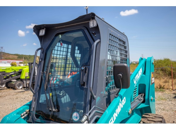 MiniIncarcator SUNWARD SWL 3230, 3.5 ton, 74CP de vanzare